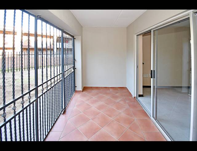 2 BEDROOM APARTMENT FOR SALE IN BLOUBOSRAND